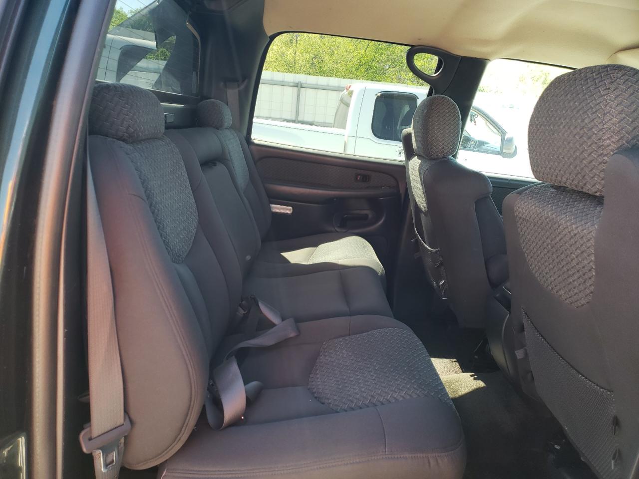 Photo 6 from auction – 2002 CHEVROLET AVALANCHE with VIN 3GNEK13T02G301918