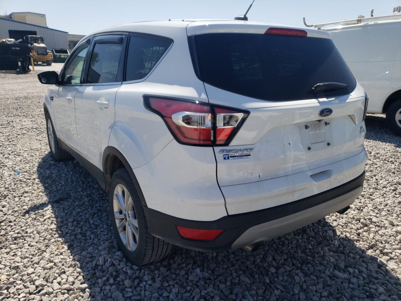 Photo 3 from auction – 2017 FORD ESCAPE SE with VIN 1FMCU0GD6HUD13077