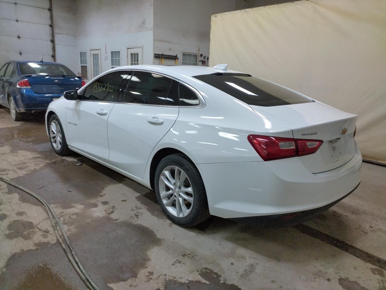 Photo 3 from auction – 2017 CHEVROLET MALIBU LT with VIN 1G1ZE5ST6HF192698