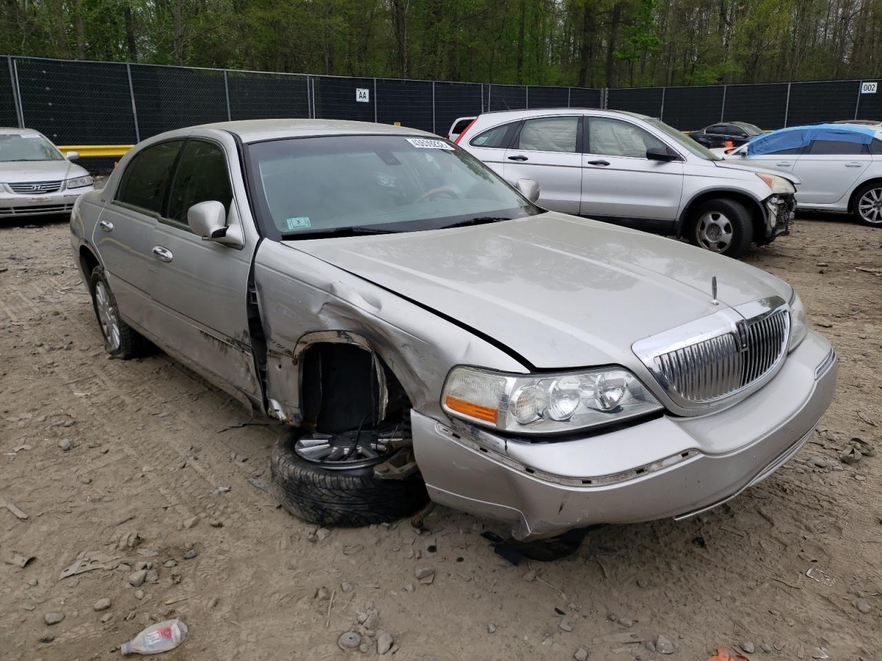 LINCOLN TOWN CAR S 2003 with VIN 1LNHM82W63Y694802 - Photo from auction