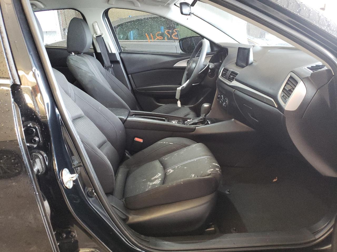 Photo 5 from auction – 2018 MAZDA 3 SPORT with VIN 3MZBN1U74JM165617