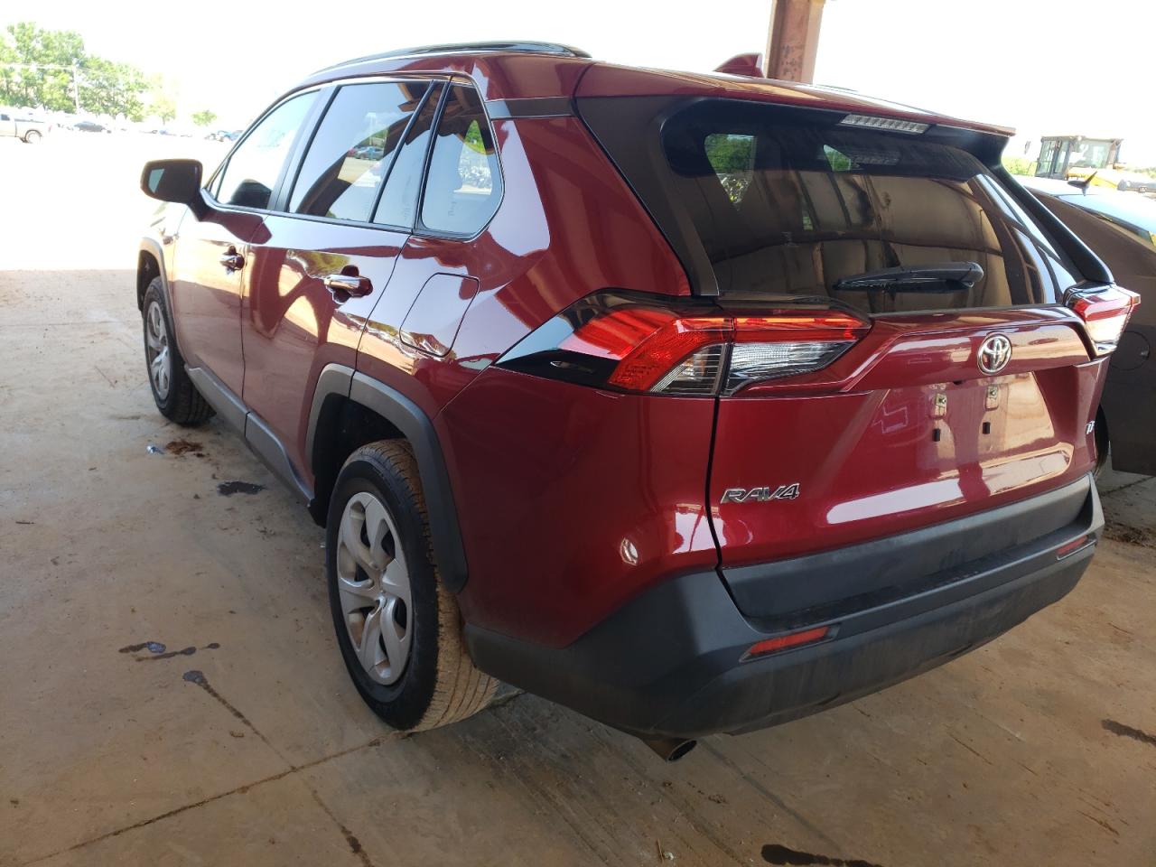 Photo 3 from auction – 2021 TOYOTA RAV4 LE with VIN JTMH1RFV3MD064393