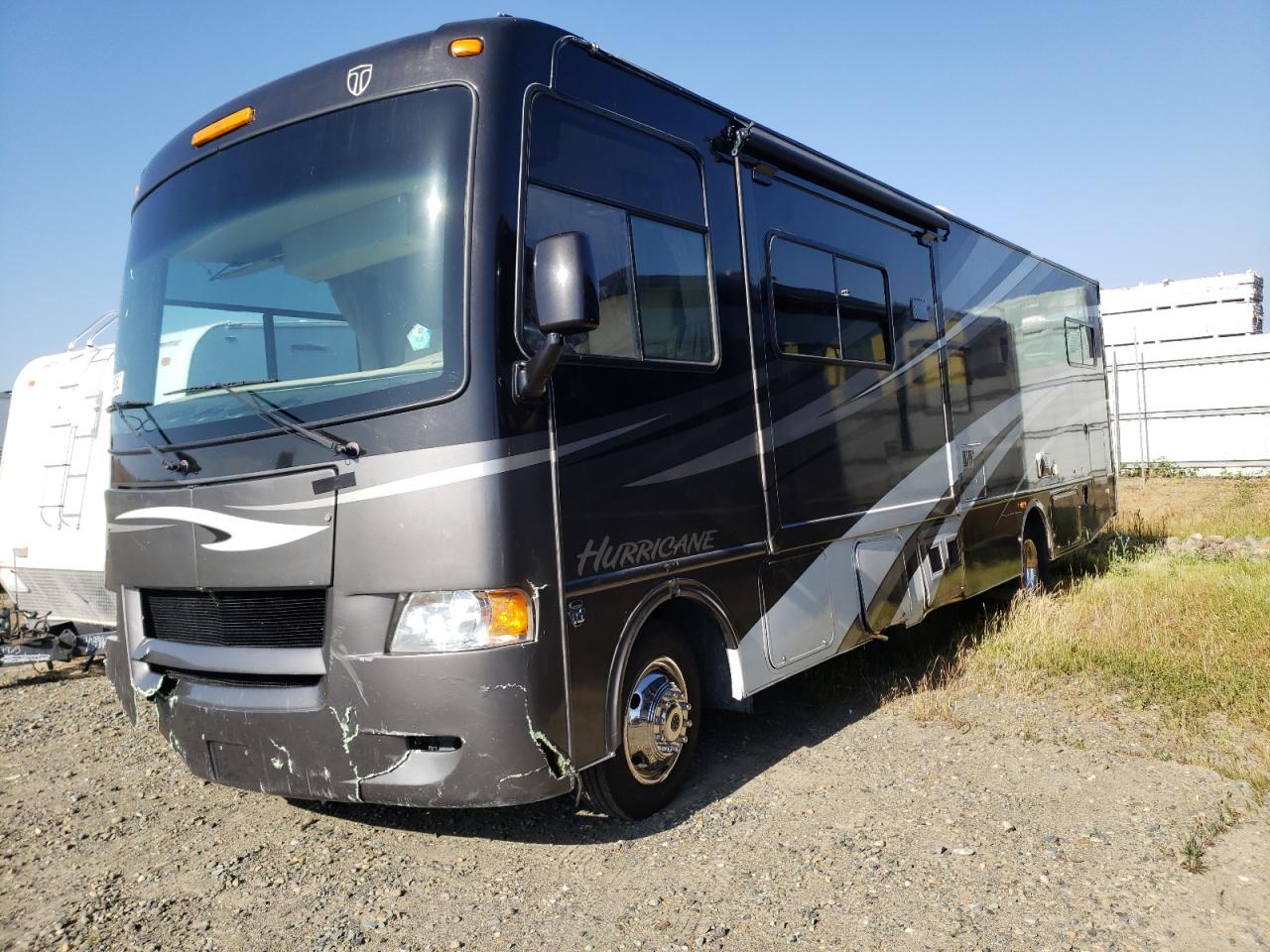 Photo 2 from auction – 2012 THOR HURRICANE with VIN 1F65F5DY2B0A10648