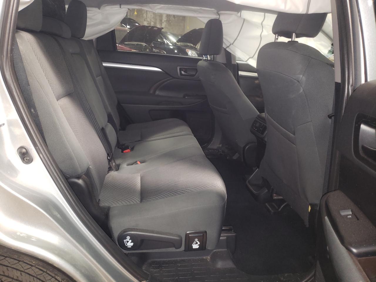 Photo 6 from auction – 2019 TOYOTA HIGHLANDER with VIN 5TDBZRFH5KS962682