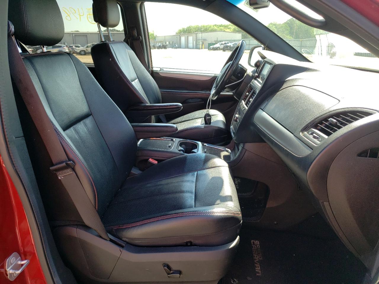 Photo 5 from auction – 2015 DODGE GRAND CARA with VIN 2C4RDGEG0FR725705