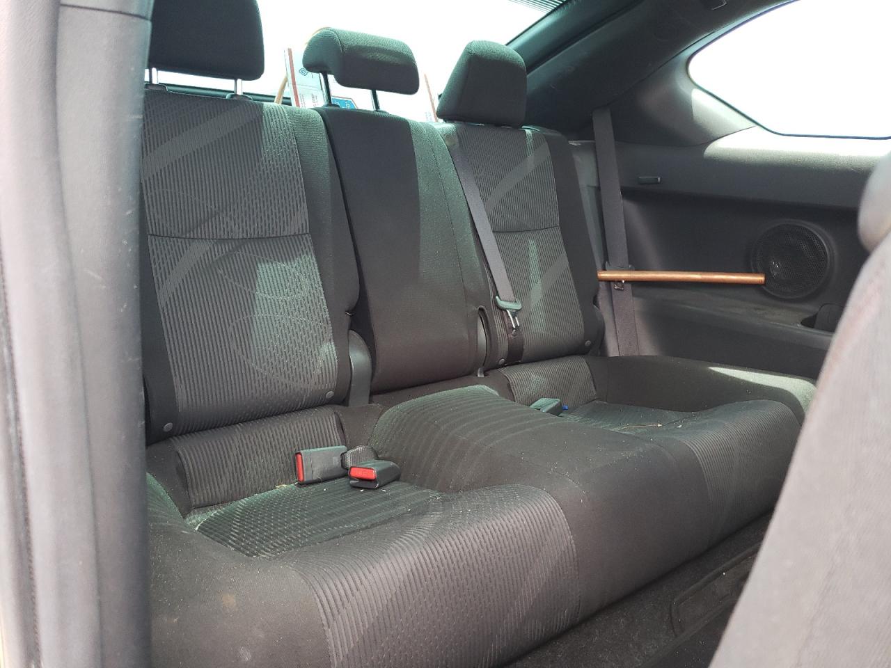 Photo 6 from auction – 2011 TOYOTA SCION TC with VIN JTKJF5C73B3018348