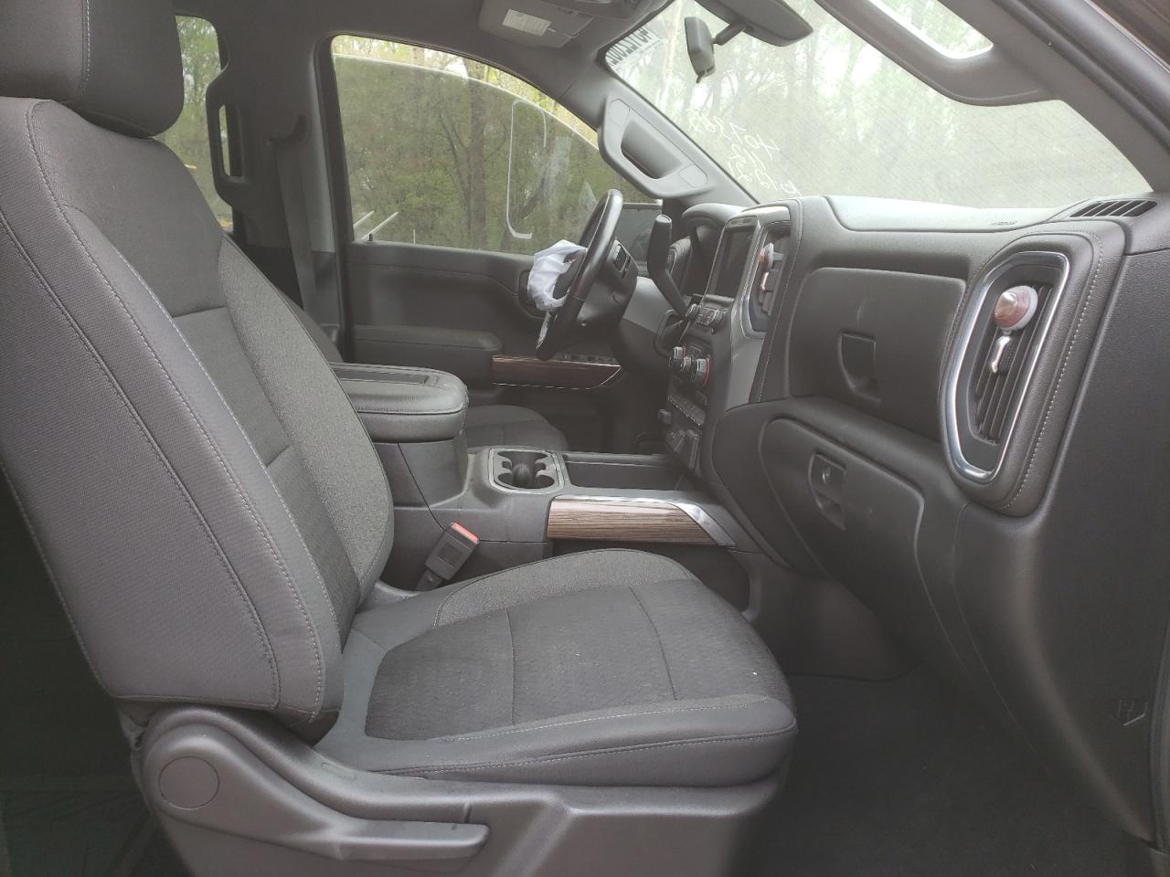 Photo 5 from auction – 2019 CHEVROLET SILVERADO with VIN 1GCUYEED7KZ112828