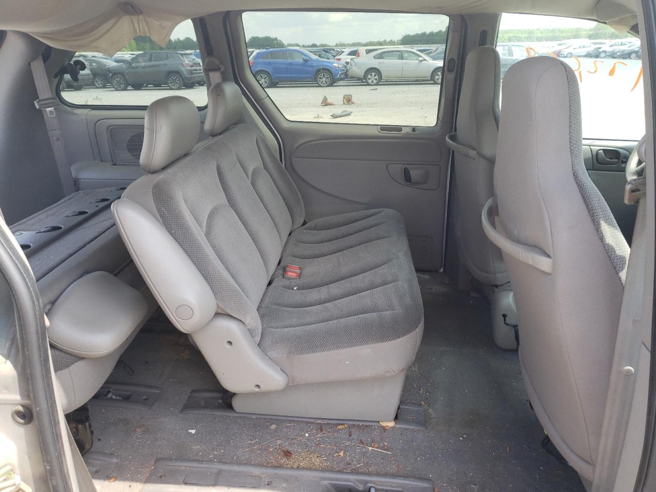 Photo 6 from auction – 2002 CHRYSLER VOYAGER with VIN 1C4GJ25372B731624