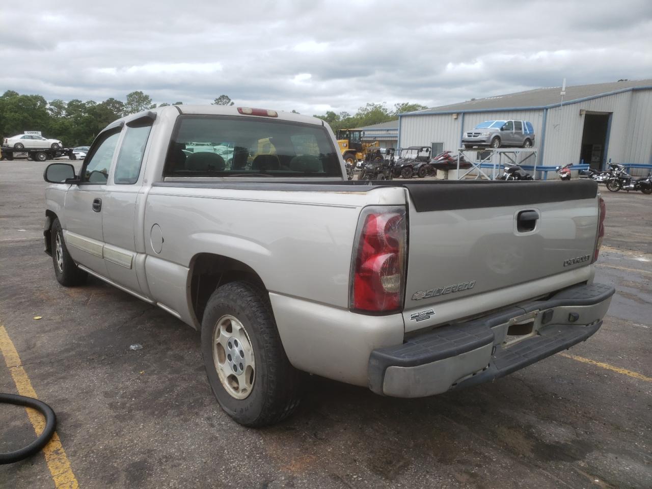 Photo 3 from auction – 2004 CHEVROLET SILVERADO with VIN 2GCEC19V141261682