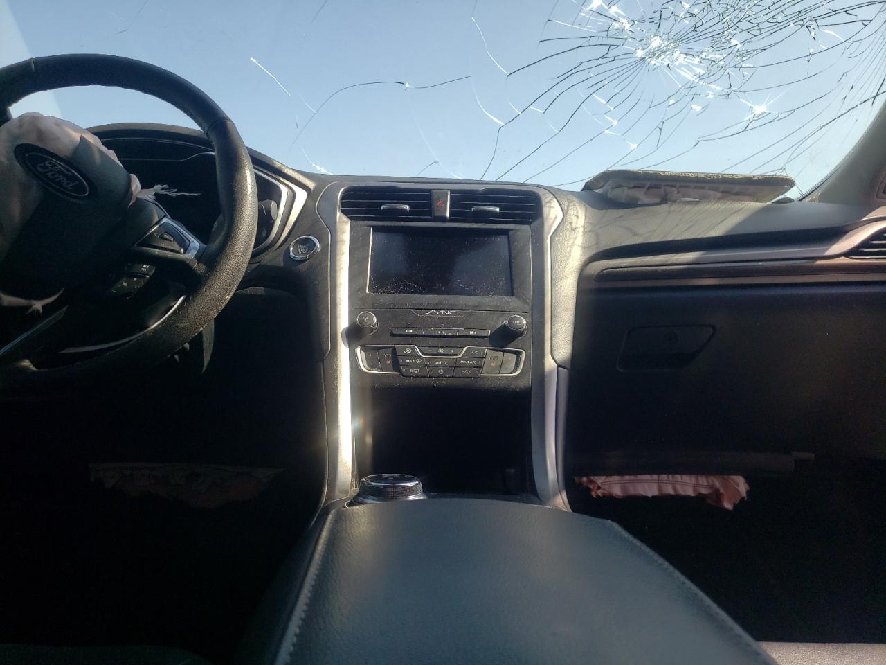 Photo 9 from auction – 2019 FORD FUSION SEL with VIN 3FA6P0CD0KR253168