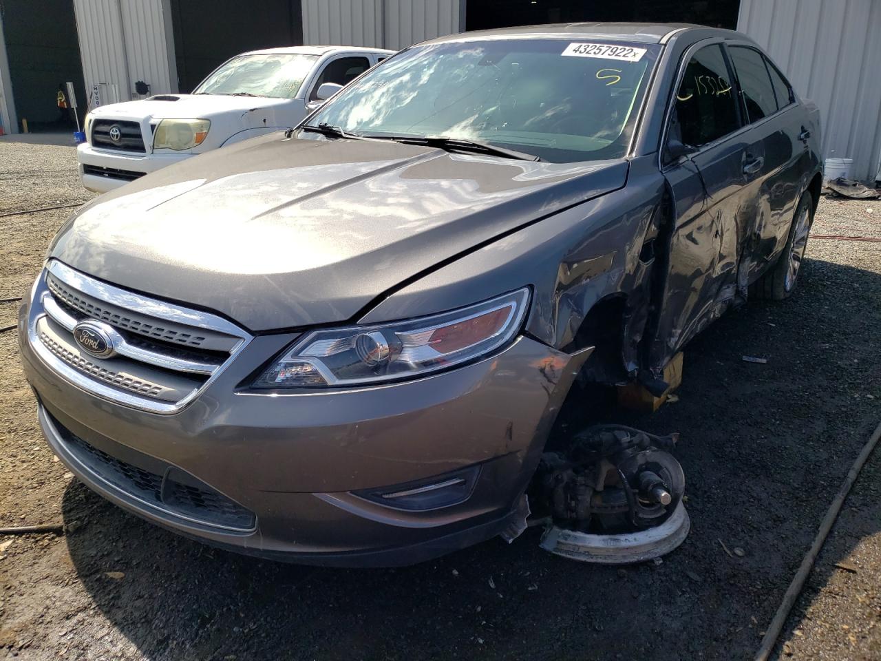 Photo 2 from auction – 2012 FORD TAURUS LIM with VIN 1FAHP2FW6CG127231
