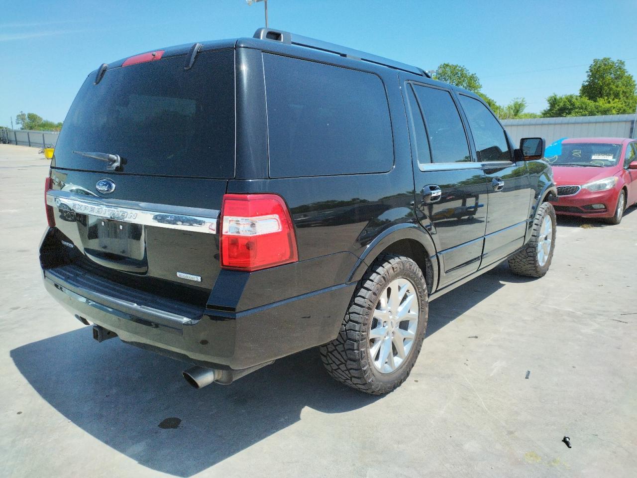 Photo 4 from auction – 2017 FORD EXPEDITION with VIN 1FMJU2AT6HEA32846