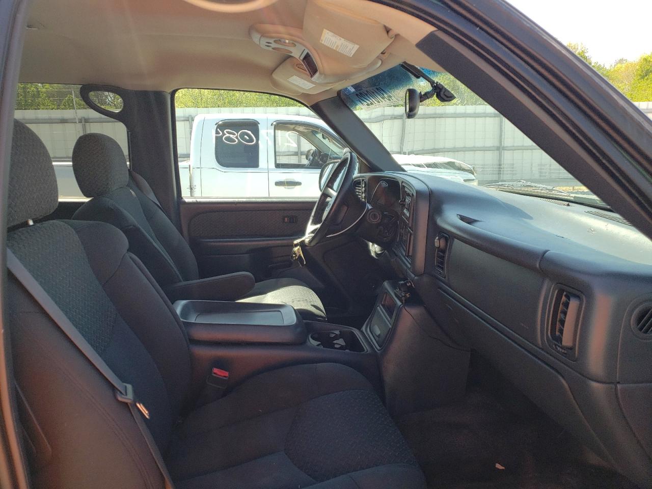 Photo 5 from auction – 2002 CHEVROLET AVALANCHE with VIN 3GNEK13T02G301918