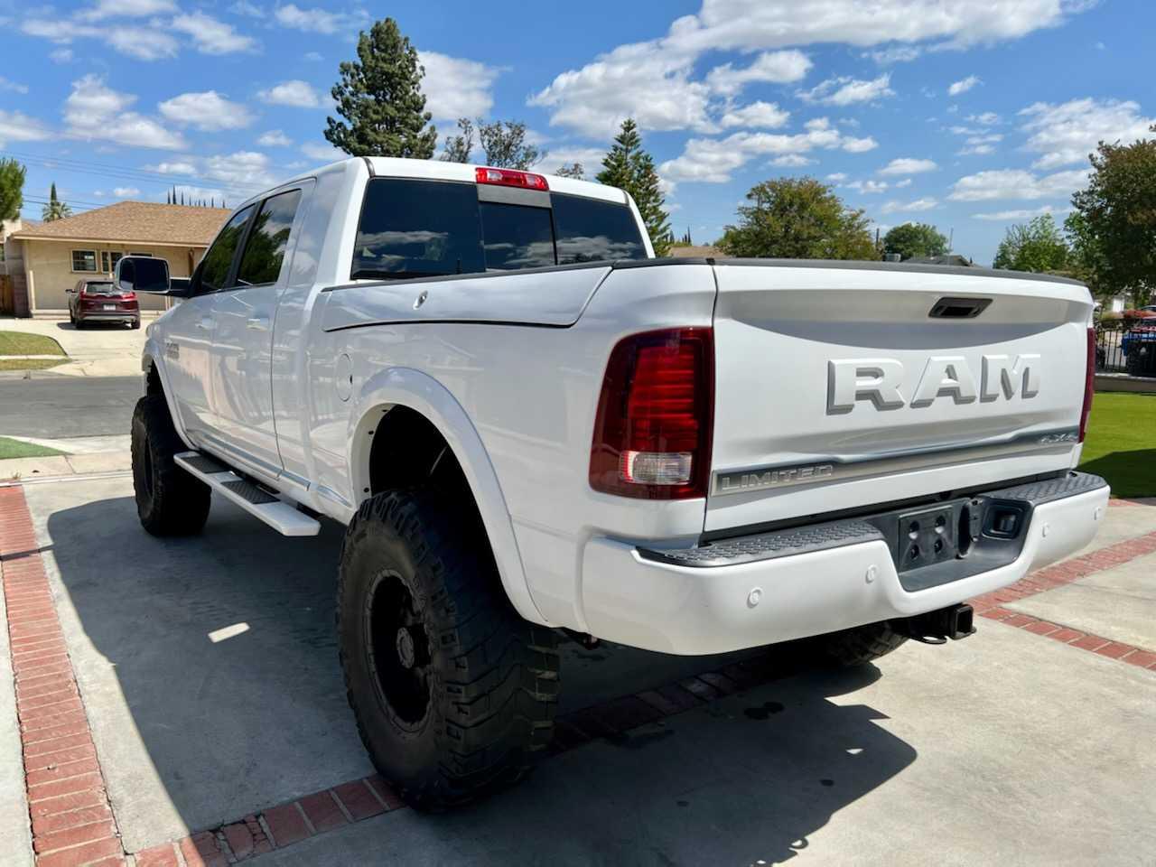 Photo 3 from auction – 2018 RAM 3500 LONGH with VIN 3C63R3NL9JG116017
