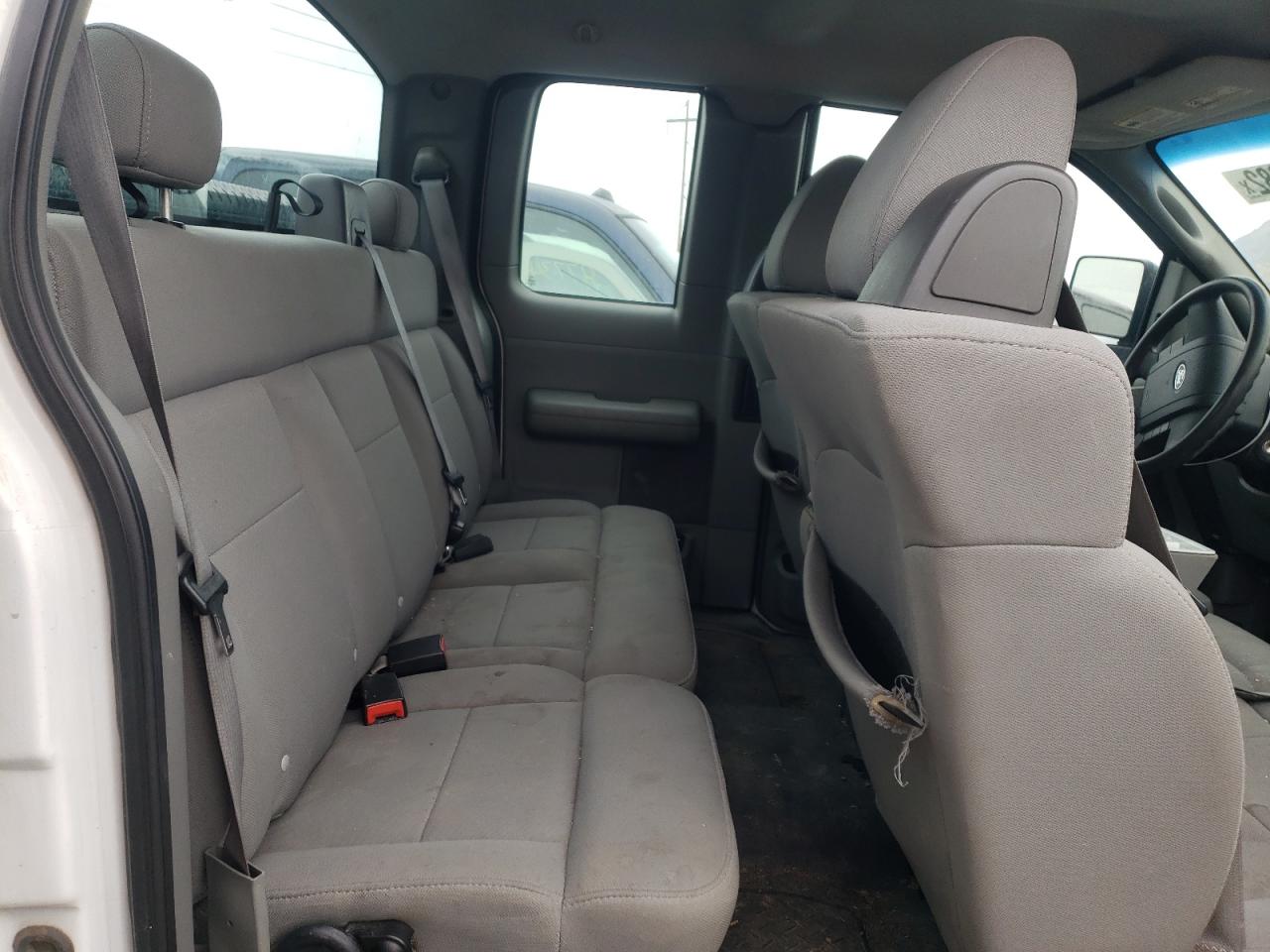 Photo 6 from auction – 2004 FORD F150 with VIN 1FTRX14W24NB85619