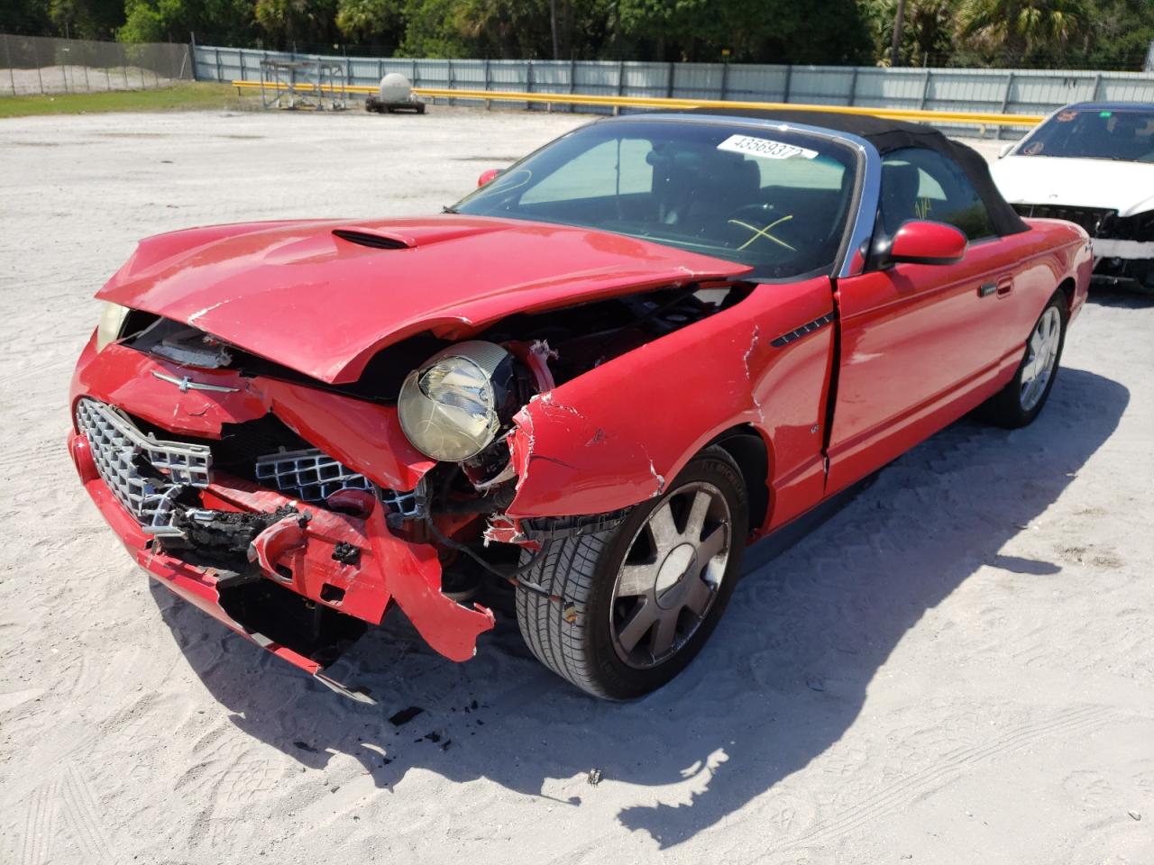 Photo 2 from auction – 2003 FORD THUNDERBIR with VIN 1FAHP60A73Y105012