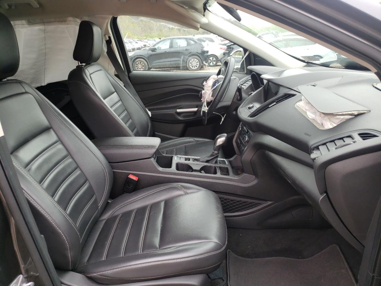 Photo 5 from auction – 2019 FORD ESCAPE SEL with VIN 1FMCU9HD1KUB76799