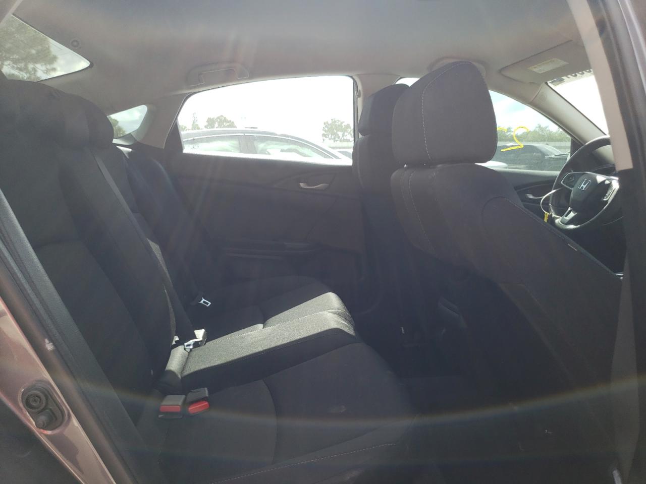 Photo 6 from auction – 2017 HONDA CIVIC LX with VIN 19XFC2F51HE050604