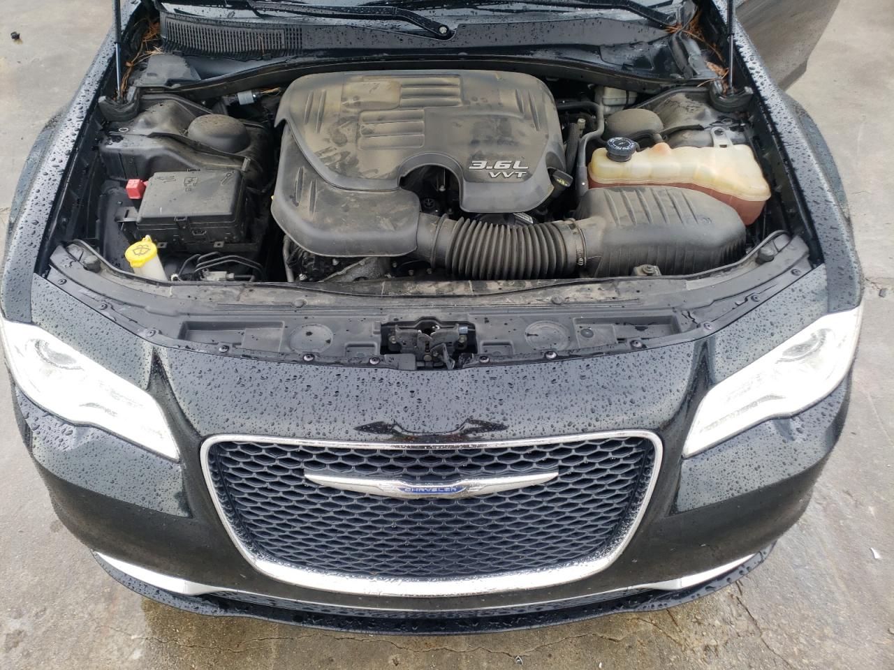 Photo 7 from auction – 2015 CHRYSLER 300 LIMITE with VIN 2C3CCAAG2FH893870
