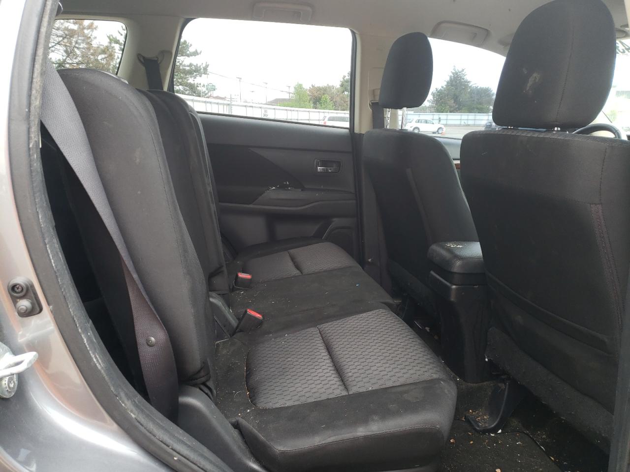 Photo 6 from auction – 2014 MITSUBISHI OUTLANDER with VIN JA4JZ4AX1EZ003161