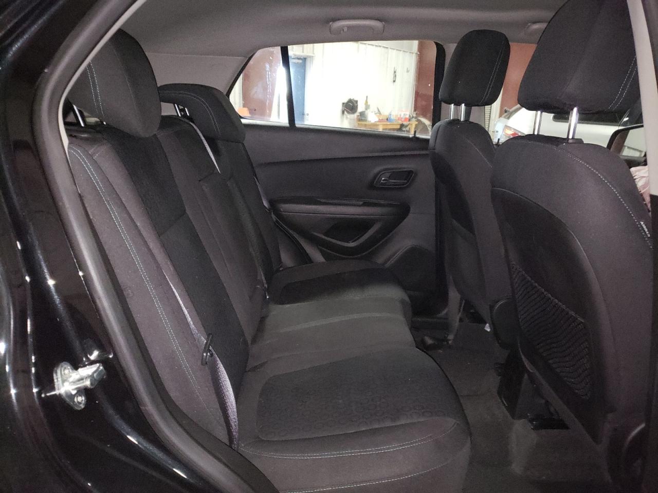 Photo 6 from auction – 2016 CHEVROLET TRAX LS with VIN KL7CJNSB9GB659552