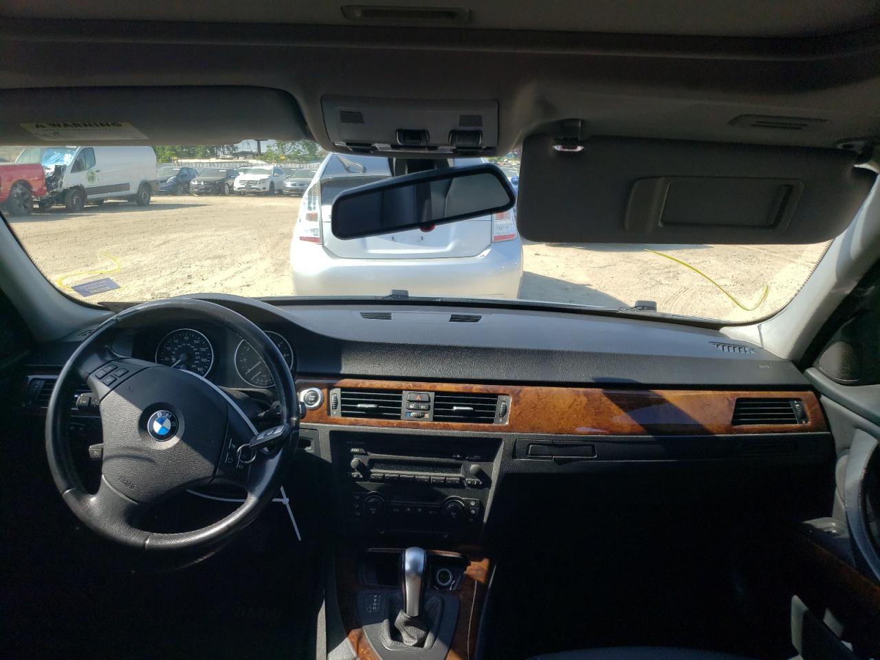 Photo 9 from auction – 2006 BMW 325 I with VIN WBAVB13516KX41698