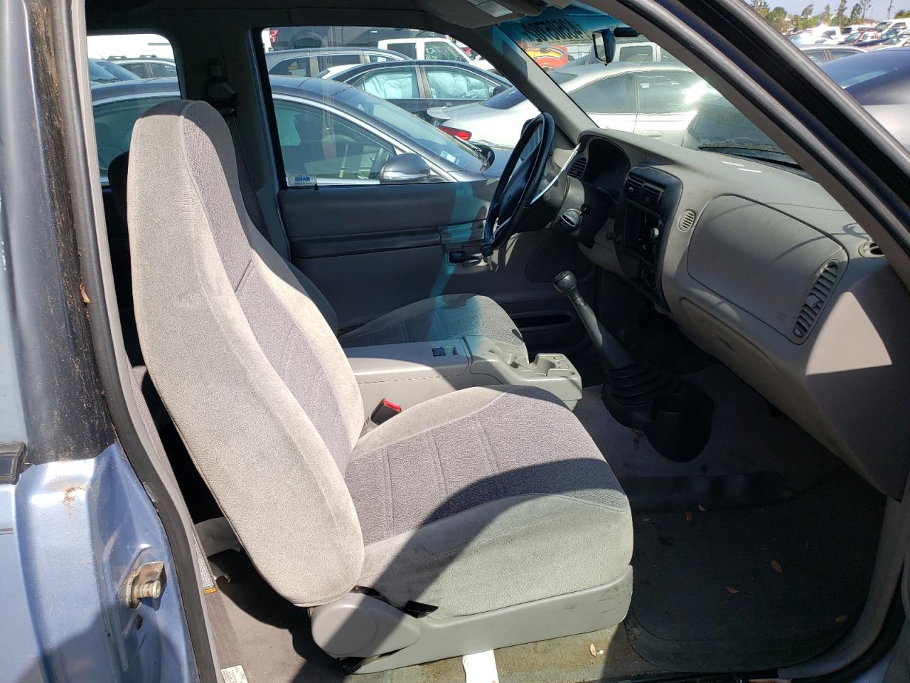 Photo 5 from auction – 1998 FORD EXPLORER with VIN 1FMYU22X6WUA92564