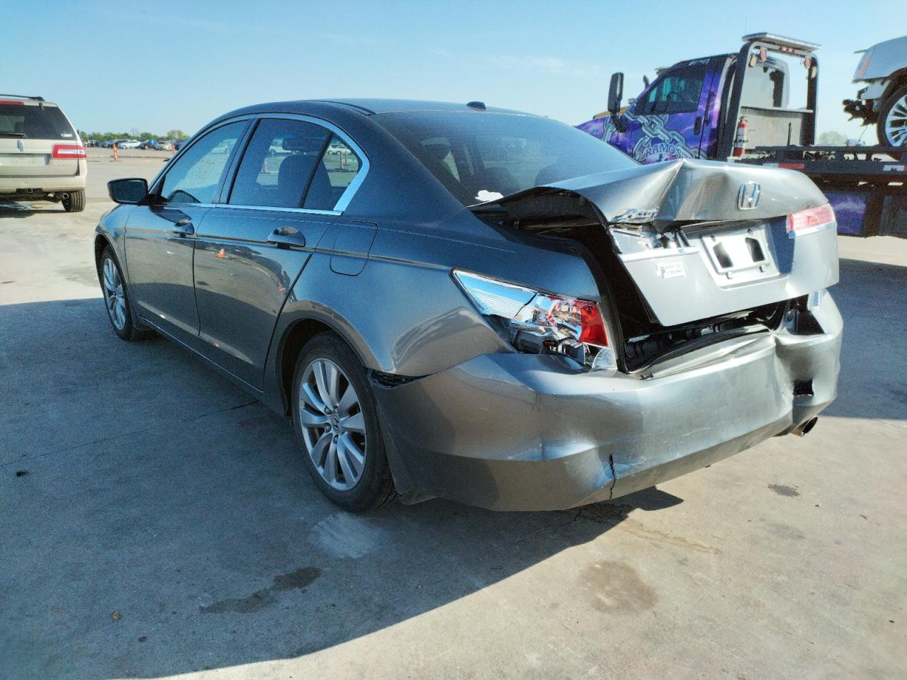 Photo 3 from auction – 2011 HONDA ACCORD EXL with VIN 1HGCP2F89BA067289