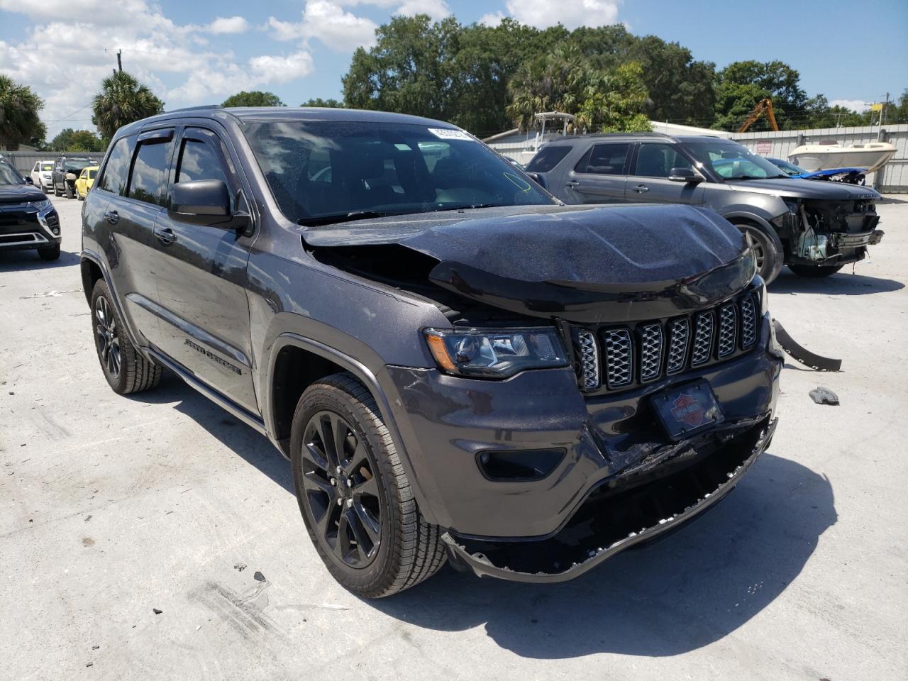 JEEP GRAND CHER 2017 with VIN 1C4RJEAG2HC717295 - Photo from auction