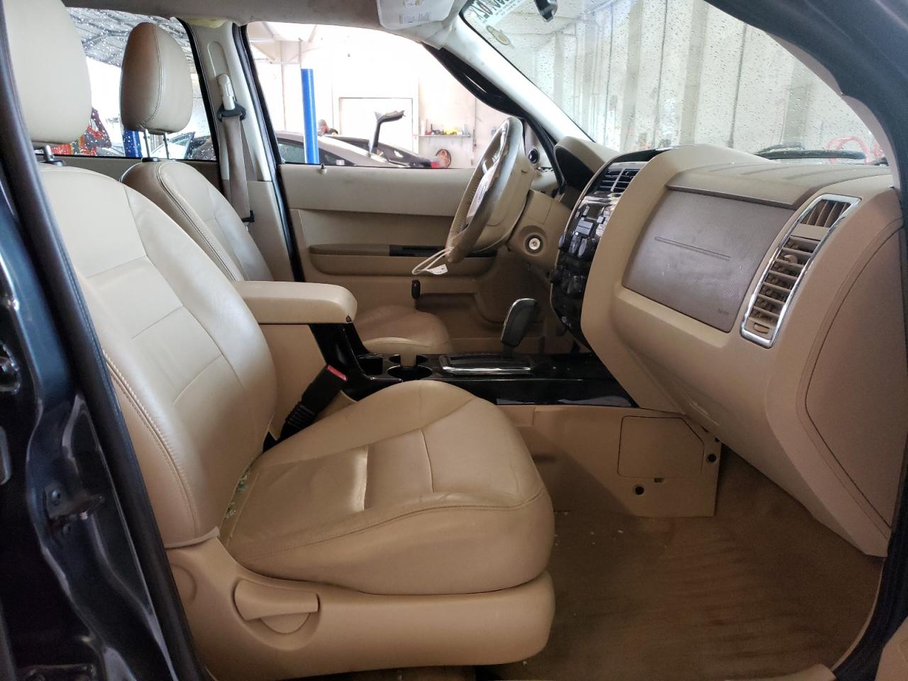 Photo 5 from auction – 2008 FORD ESCAPE LIM with VIN 1FMCU94148KD75085