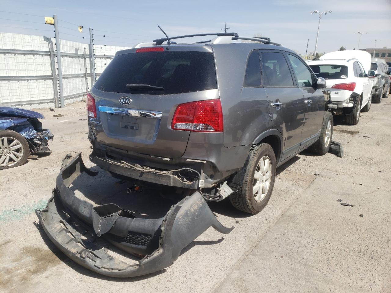 Photo 4 from auction – 2011 KIA SORENTO BA with VIN 5XYKTDA1XBG184004