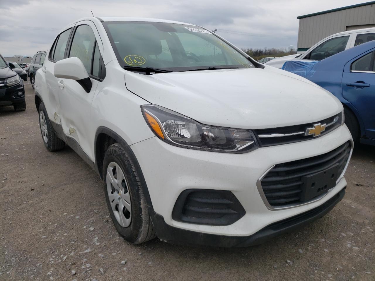 CHEVROLET TRAX LS 2018 with VIN KL7CJKSB7JB724467 - Photo from auction