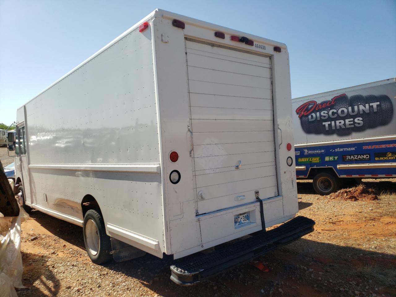 Photo 3 from auction – 2001 FREIGHTLINER CHASSIS M with VIN 4UZAARBWX1CH52505