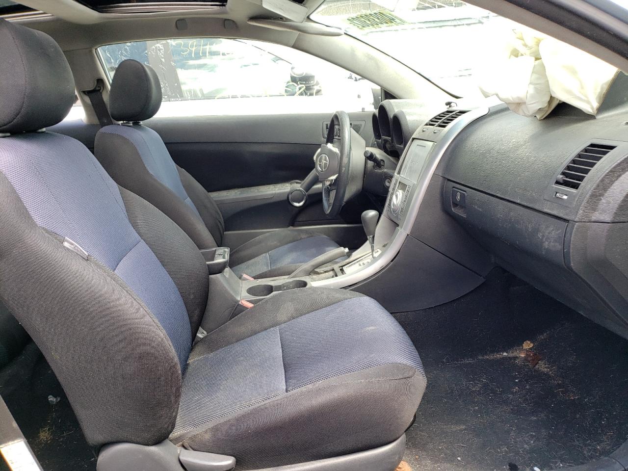 Photo 5 from auction – 2006 TOYOTA SCION TC with VIN JTKDE177660070910