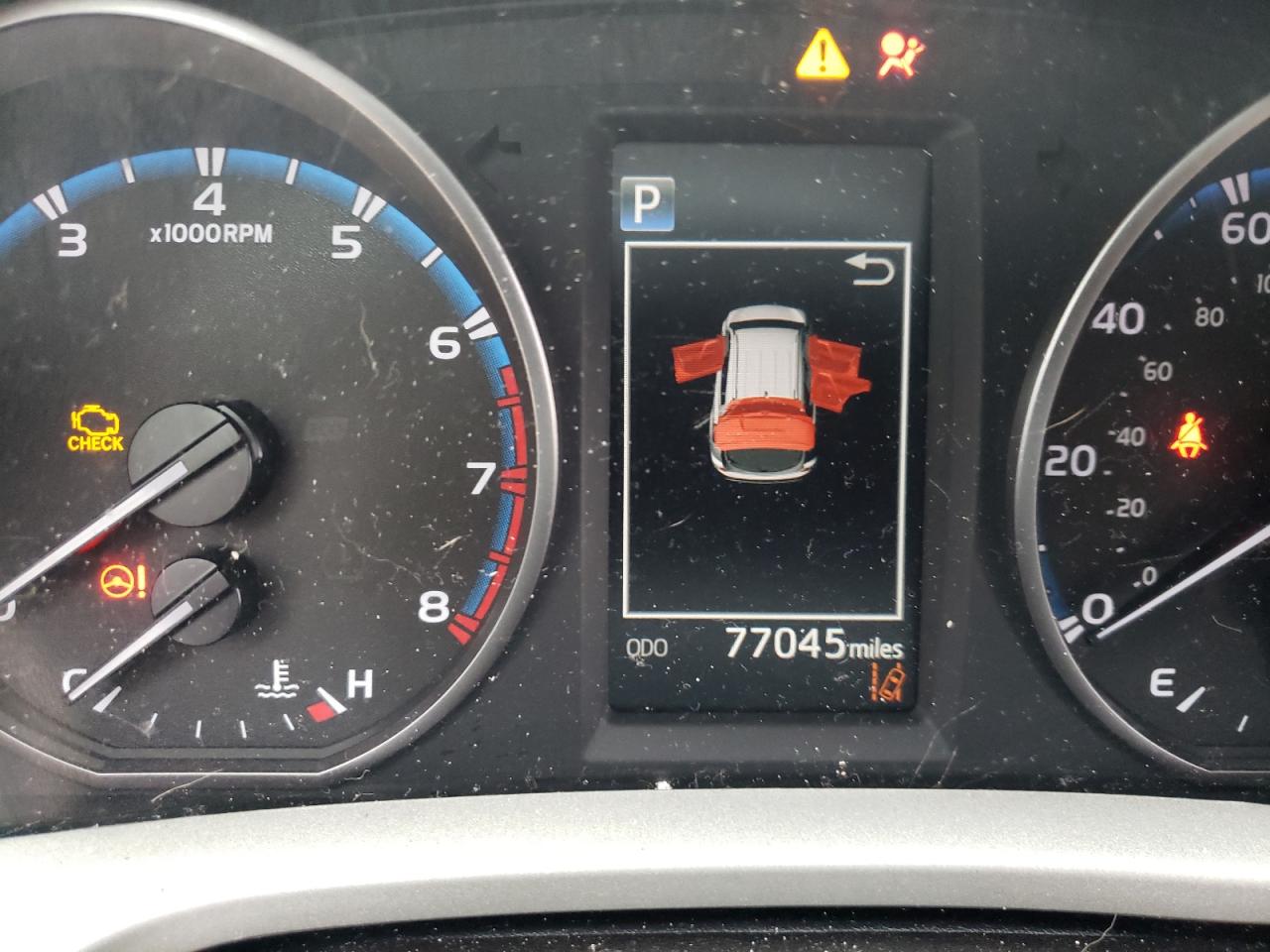 Photo 8 from auction – 2017 TOYOTA RAV4 LE with VIN 2T3BFREV2HW611395