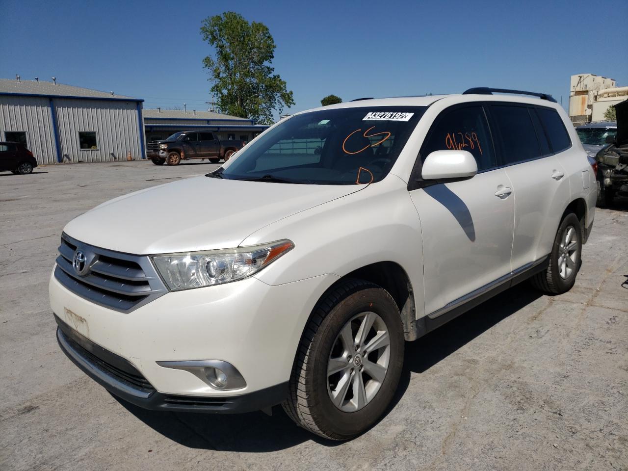 Photo 2 from auction – 2013 TOYOTA HIGHLANDER with VIN 5TDZK3EH0DS104833