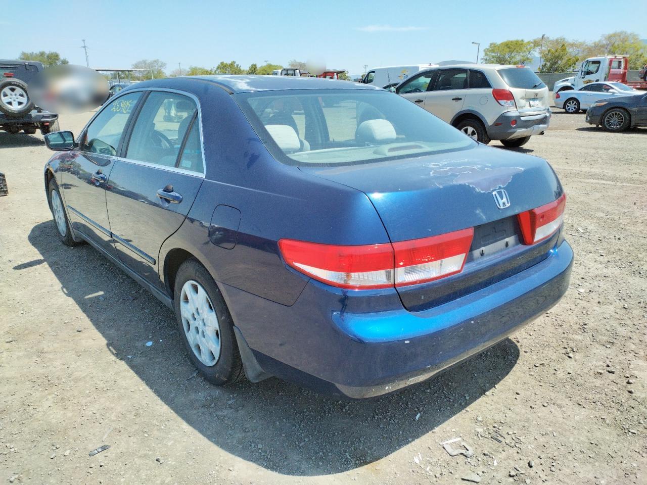 Photo 3 from auction – 2004 HONDA ACCORD LX with VIN JHMCM56364C030784