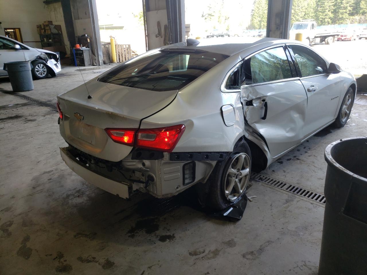 Photo 4 from auction – 2018 CHEVROLET MALIBU LS with VIN 1G1ZC5ST0JF160860