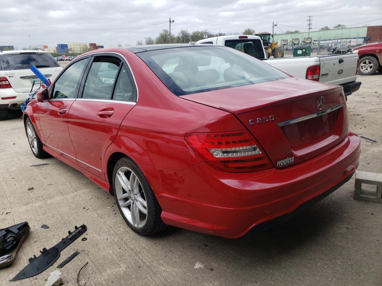 Photo 3 from auction – 2013 MERCEDES-BENZ C 250 with VIN WDDGF4HB2DA839907