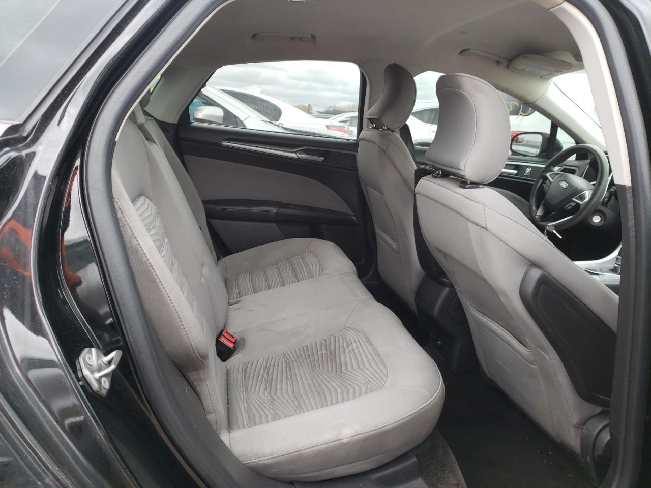Photo 6 from auction – 2016 FORD FUSION S with VIN 3FA6P0G79GR255805
