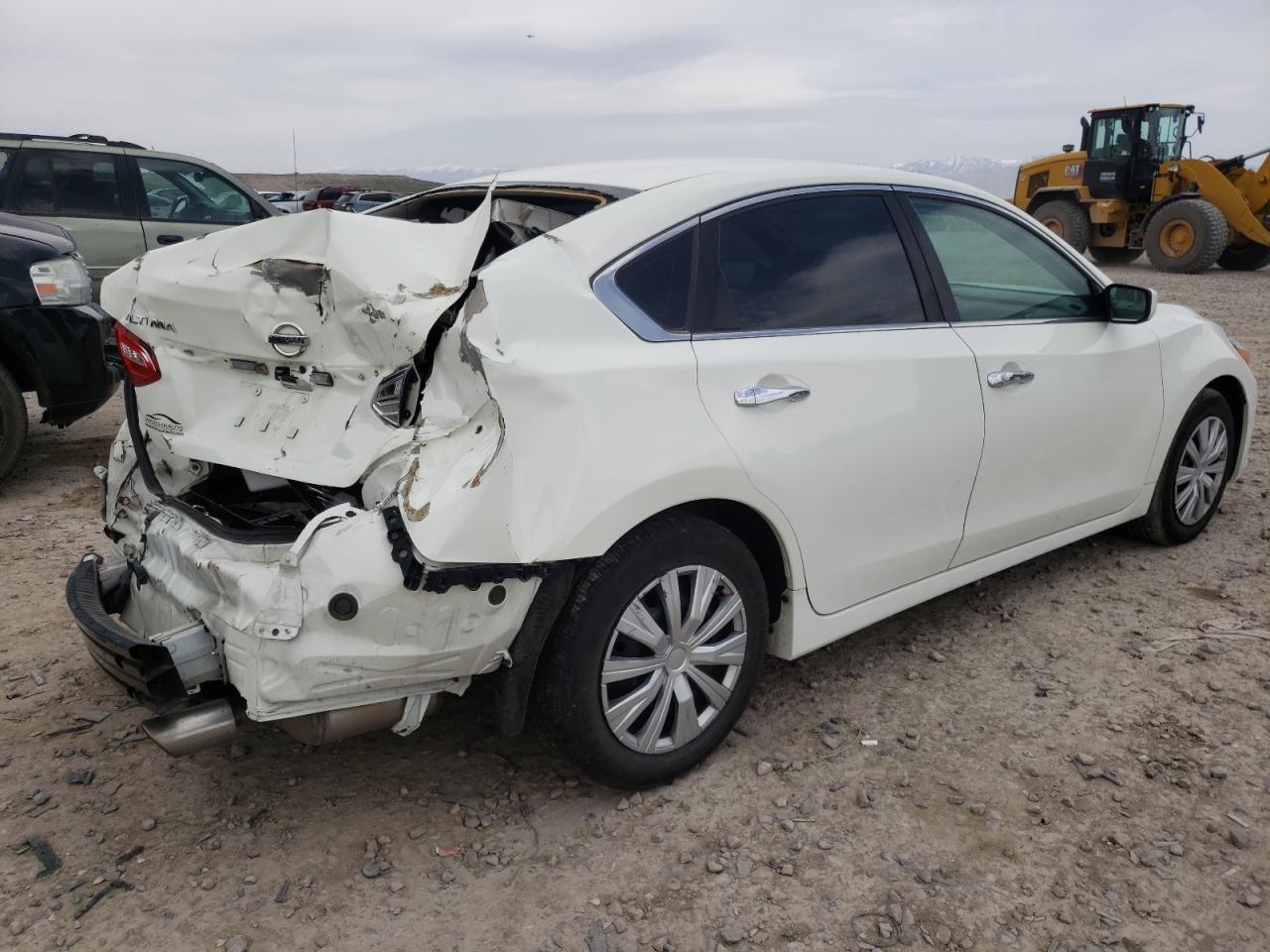 Photo 4 from auction – 2016 NISSAN ALTIMA 2.5 with VIN 1N4AL3AP4GC246332