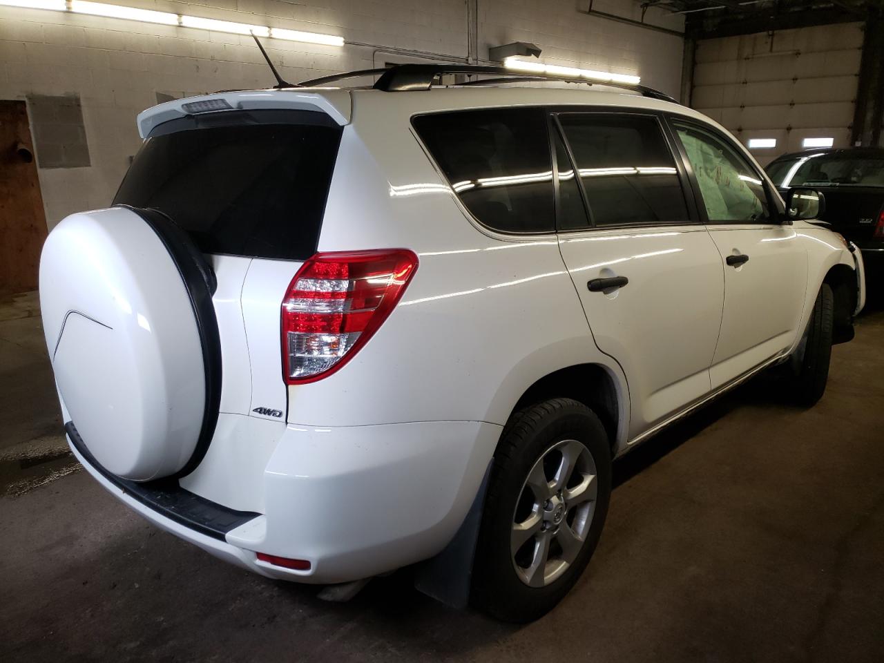 Photo 4 from auction – 2009 TOYOTA RAV4 with VIN 2T3BF33V09W010486