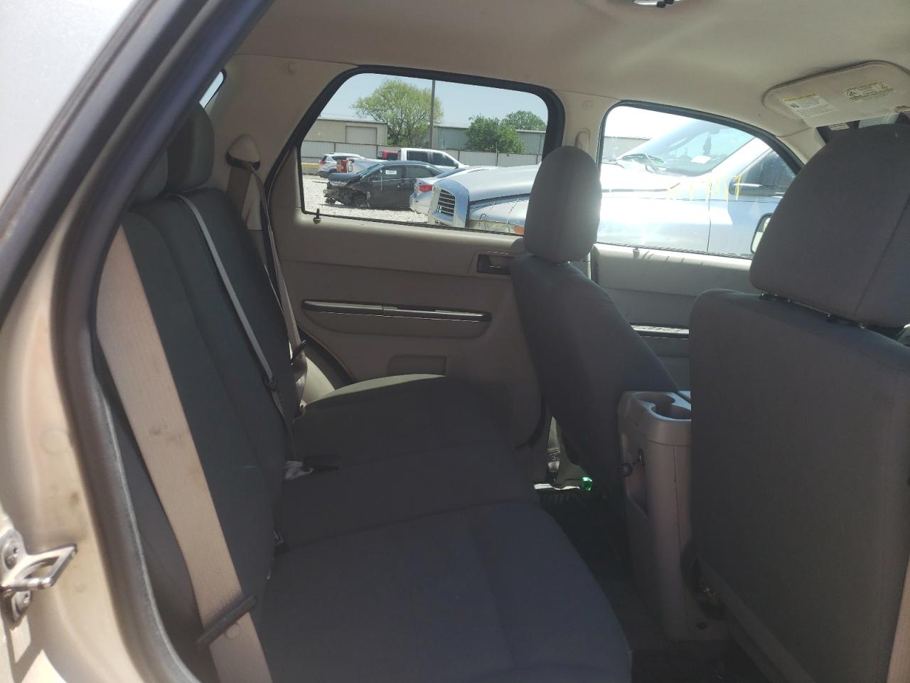 Photo 6 from auction – 2010 FORD ESCAPE XLS with VIN 1FMCU0C78AKB18728
