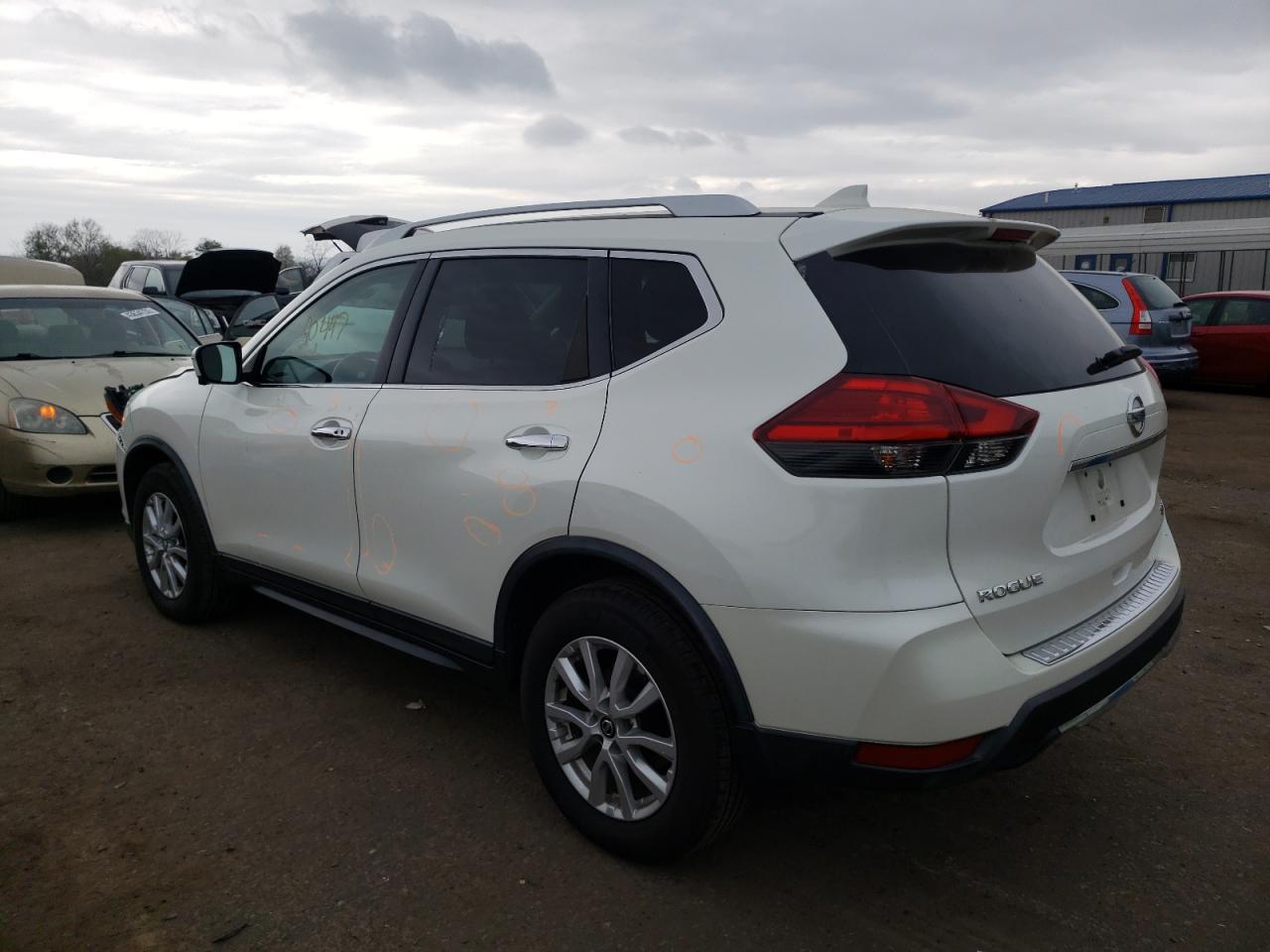 Photo 3 from auction – 2017 NISSAN ROGUE S with VIN KNMAT2MV7HP589824