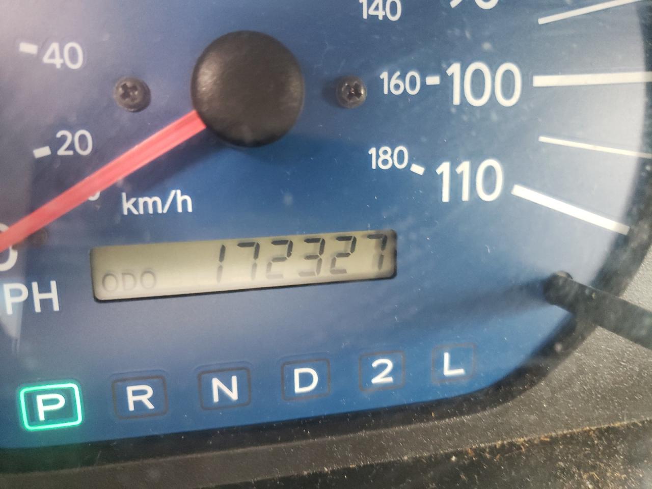 Photo 8 from auction – 2002 TOYOTA SIENNA CE with VIN 4T3ZF19C02U420395