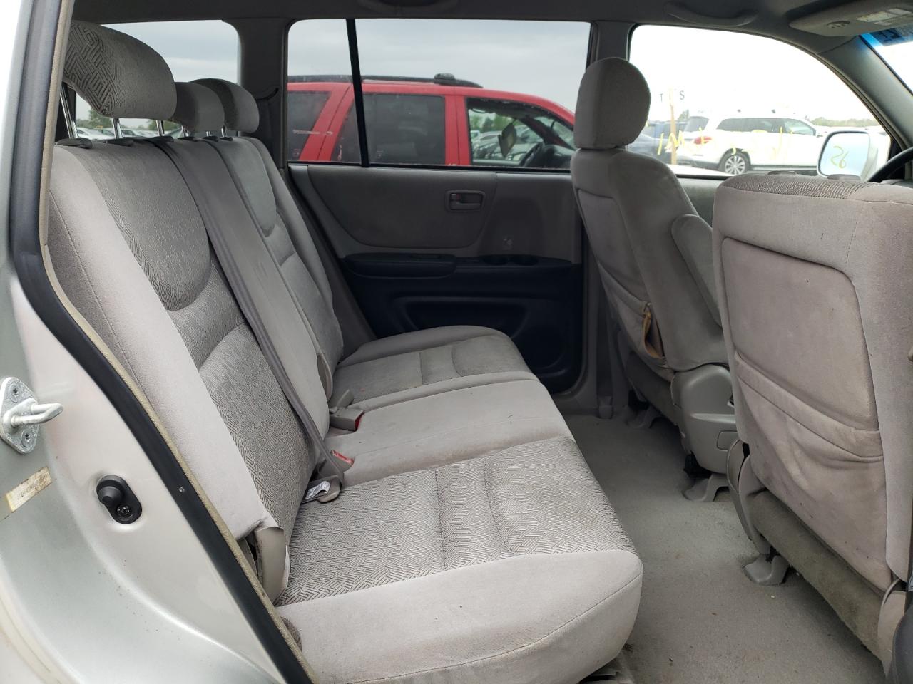 Photo 6 from auction – 2001 TOYOTA HIGHLANDER with VIN JTEHF21A310033477