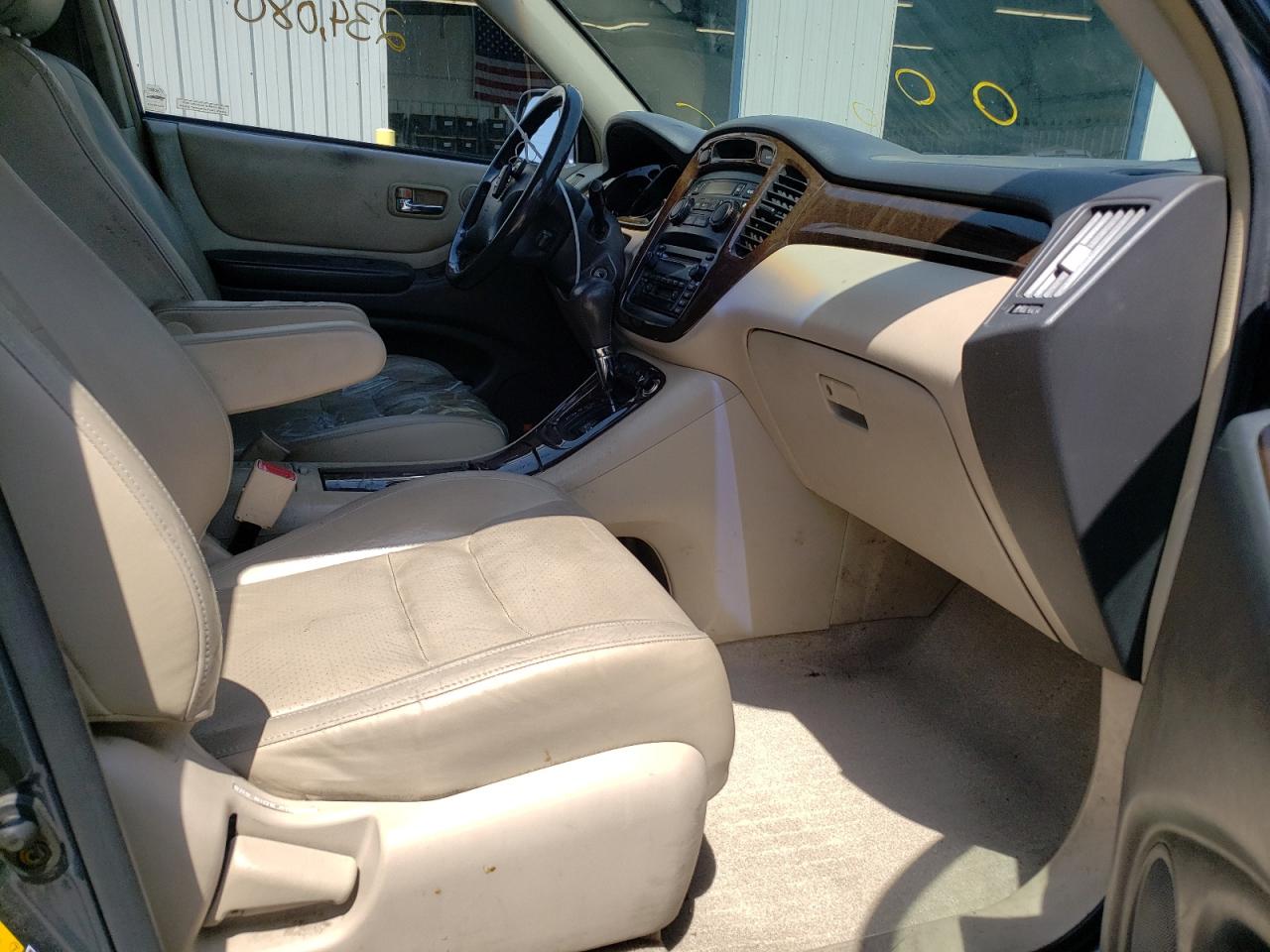Photo 5 from auction – 2002 TOYOTA HIGHLANDER with VIN JTEHF21A820062149
