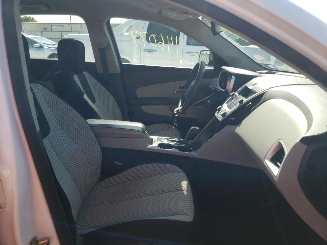 Photo 5 from auction – 2011 CHEVROLET EQUINOX LS with VIN 2CNALBEC4B6215042