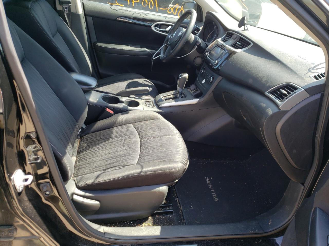 Photo 5 from auction – 2016 NISSAN SENTRA S with VIN 3N1AB7AP4GY251982