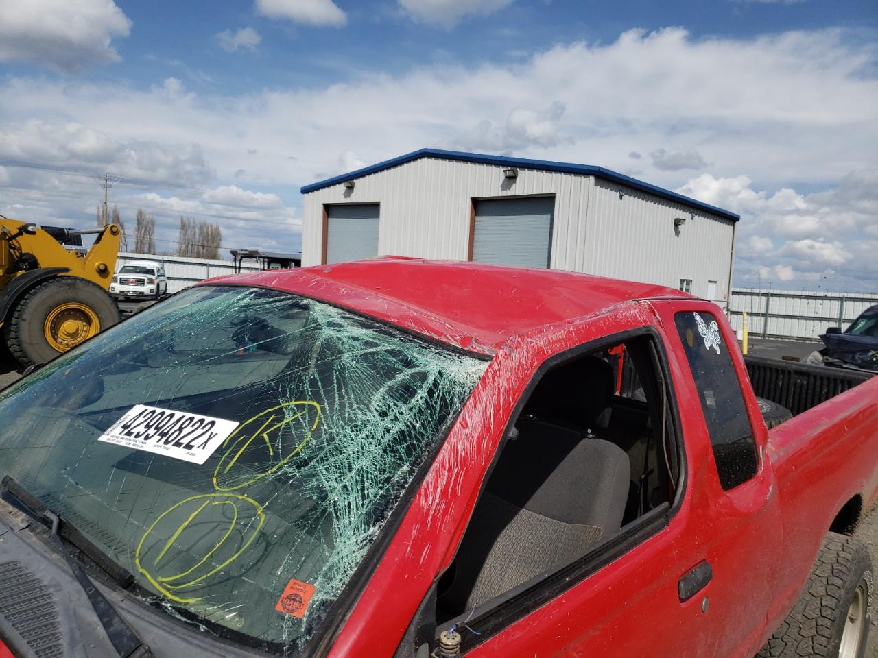 Photo 10 from auction – 2000 NISSAN FRONTIER K with VIN 1N6ED26YXYC386405